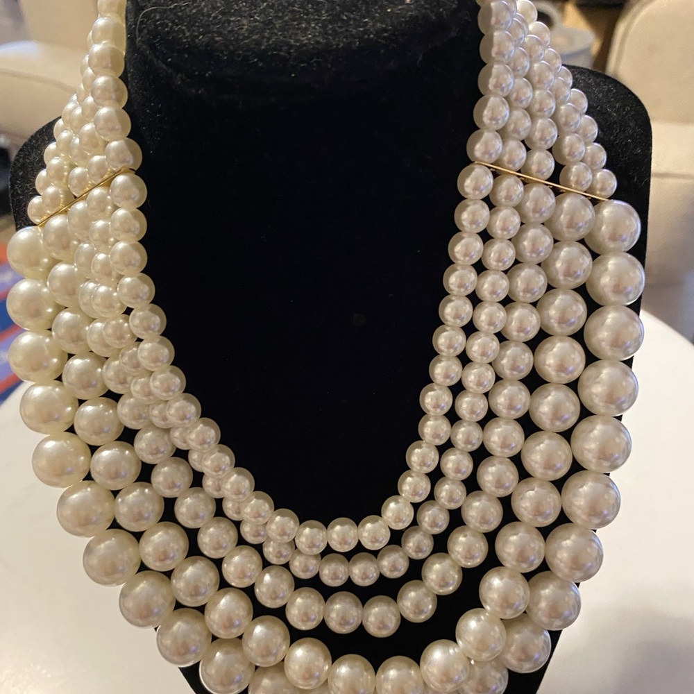 Elegant Pearl Necklace